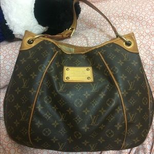 Auth. Louis Vuitton Monogram galleria PM